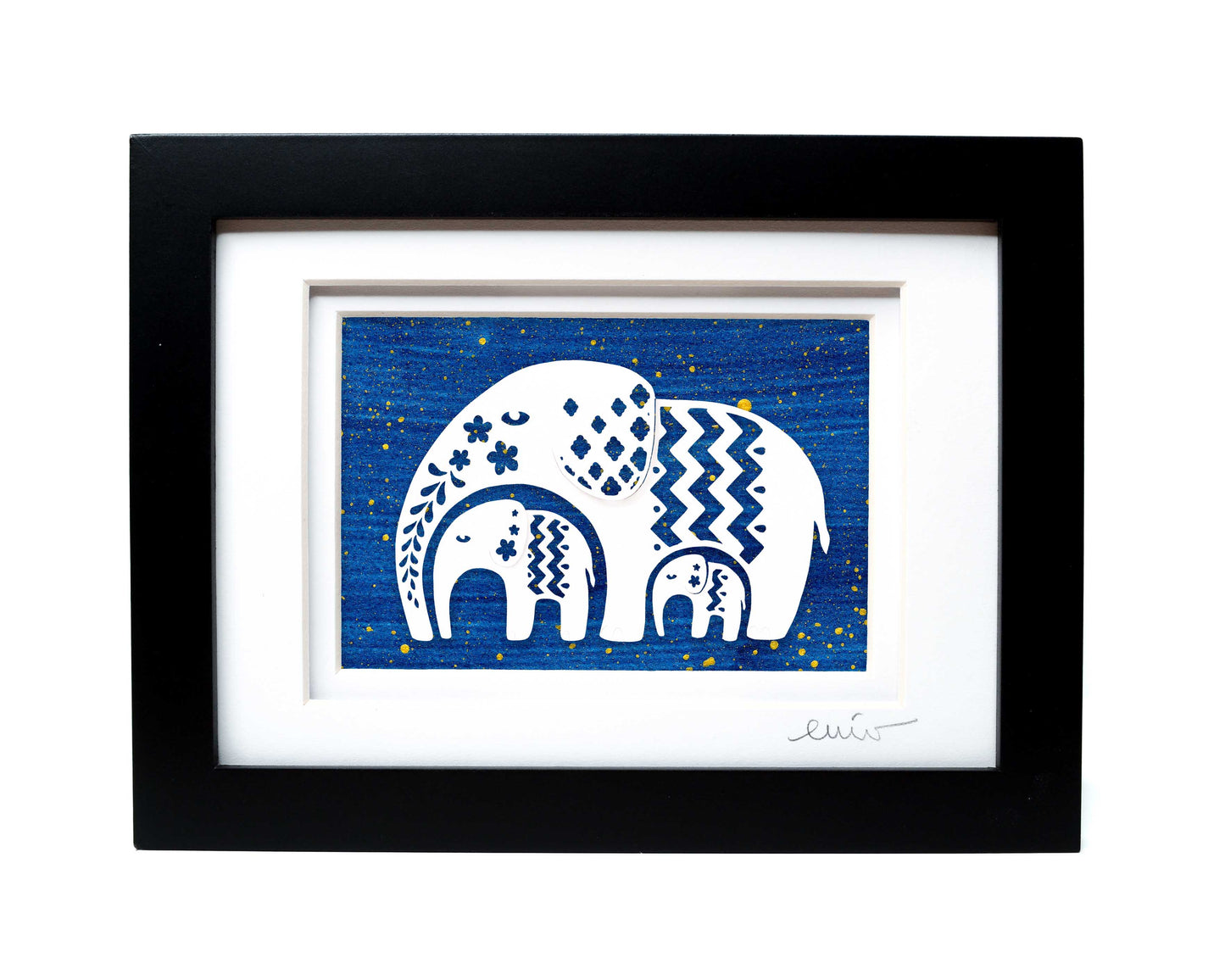 Elephant and Two Baby Pattern Papercut